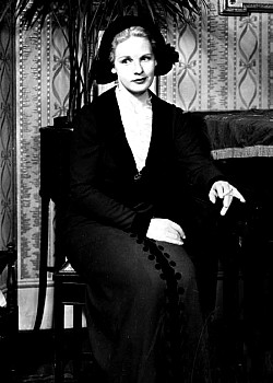 Valerie White (Actress)